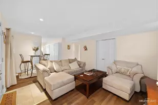 106 Blackhawk Dr, Park Forest, IL 60466 - Photo 6