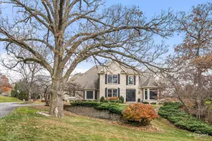 6N499 Brookhaven Ln, Saint Charles, IL 60175 - Photo 2