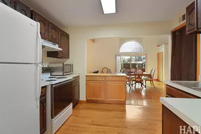 911 Elmdale Road, Glenview, IL 60025 - Photo 8