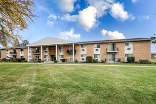 9209 Potter Rd, Des Plaines, IL 60016 - Photo 2