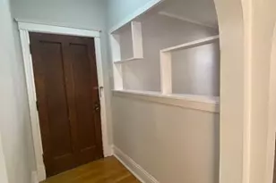 2123 W Ainslie St, Chicago, IL 60625 - Photo 2