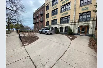1127 W Farwell Avenue #105, Chicago, IL 60626 - Photo 2