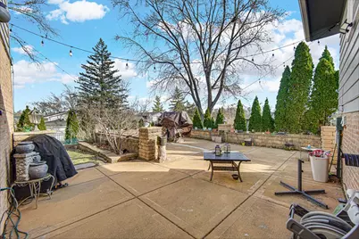 10513 Sun Valley Court, Palos Hills, IL 60465 - Photo 16