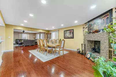 10513 Sun Valley Court, Palos Hills, IL 60465 - Photo 6