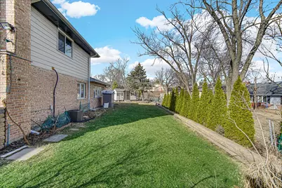 10513 Sun Valley Court, Palos Hills, IL 60465 - Photo 18