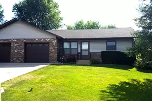 114 Wright Dr, Utica, IL 61373 - Photo 1