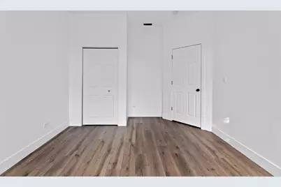 1421 E 69th Place, Chicago, IL 60637 - Photo 8