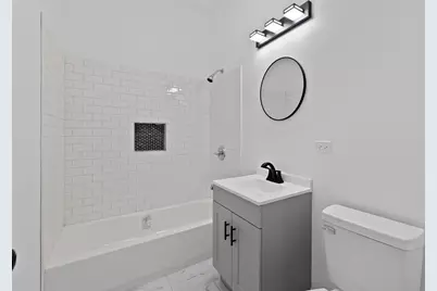 1421 E 69th Place, Chicago, IL 60637 - Photo 6