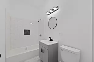 1421 E 69th Pl, Chicago, IL 60637 - Photo 6