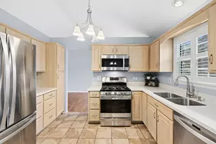 765 Village Rd, Crystal Lake, IL 60014 - Photo 4