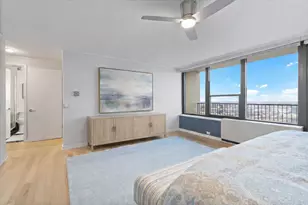 1560 N Sandburg Terrace, Chicago, IL 60610 - Photo 20