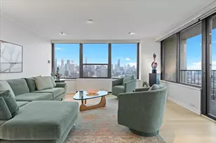 1560 N Sandburg Terrace, Chicago, IL 60610 - Photo 6