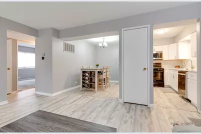 4925 W 109th Street #101, Oak Lawn, IL 60453 - Photo 8