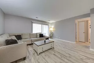 4925 W 109th St, Oak Lawn, IL 60453 - Photo 6