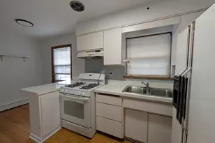 1502 W Hollywood Ave, Chicago, IL 60660 - Photo 4