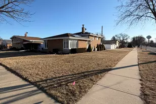 8901 Octavia Ave, Morton Grove, IL 60053 - Photo 2