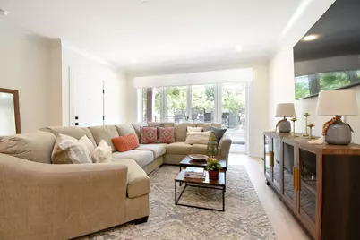 [Address not provided], Chicago, IL 60613 - Photo 6