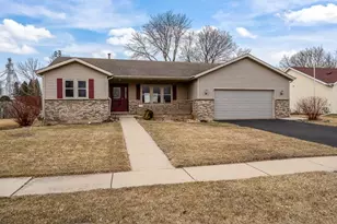 212 Royal Ave, Belvidere, IL 61008 - Photo 2