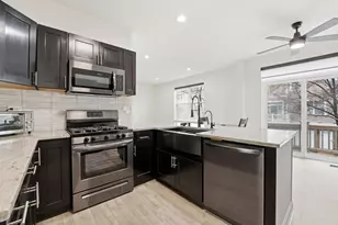 1124 Bartholdi Ct, Carol Stream, IL 60188 - Photo 10