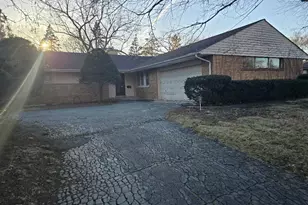 9424 Normandy Ave, Morton Grove, IL 60053 - Photo 1