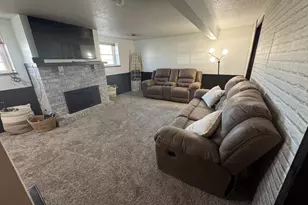 2212 12th Ave, Sterling, IL 61081 - Photo 8