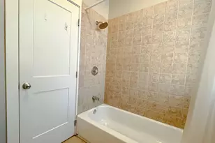 3765 N Kenmore Ave, Chicago, IL 60613 - Photo 10