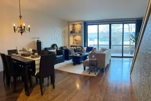 9241 W Ballard Rd, Des Plaines, IL 60016 - Photo 8