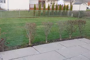 266 Trowbridge Rd, Elk Grove Village, IL 60007 - Photo 8