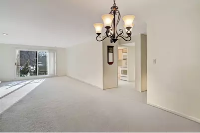 601 Lake Hinsdale Drive #112, Willowbrook, IL 60527 - Photo 6