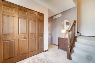 4606 Carrier Cir, Plainfield, IL 60586 - Photo 4