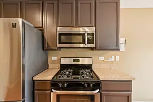 608 Hawley Dr, Oswego, IL 60543 - Photo 10