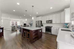 941 Coletta Cir, Naperville, IL 60563 - Photo 6