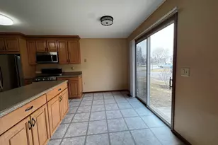 165 Winchester Dr, Streamwood, IL 60107 - Photo 12