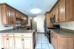 165 Winchester Dr, Streamwood, IL 60107 - Photo 14