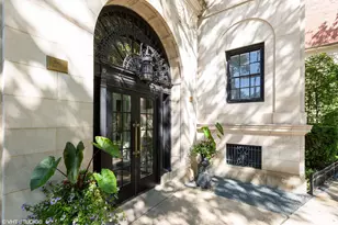 2608 N Lakeview Ave, Chicago, IL 60614 - Photo 2