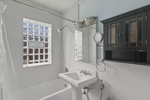 7409 N Claremont Ave, Chicago, IL 60645 - Photo 6