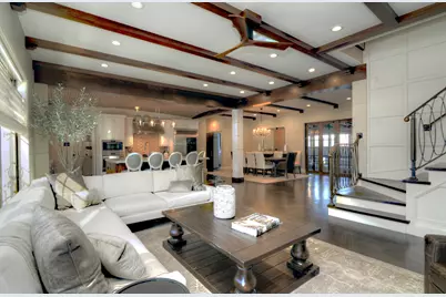 6227 N Sauganash Avenue, Chicago, IL 60646 - Photo 18