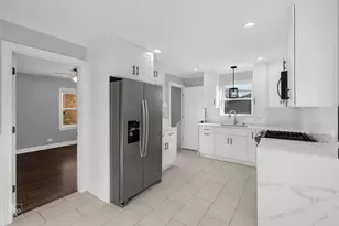 3733 W 58th St, Chicago, IL 60629 - Photo 6