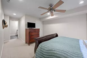 2444 N Linden Pl, Chicago, IL 60647 - Photo 18