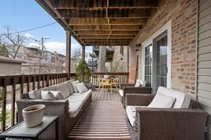 2444 N Linden Pl, Chicago, IL 60647 - Photo 14