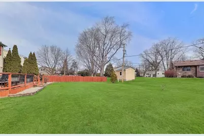 2013 N Windsor Drive, Arlington Heights, IL 60004 - Photo 28
