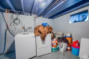 702 Jackson St, Aurora, IL 60505 - Photo 16