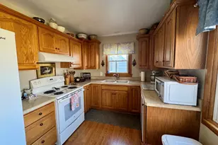 208 E Market St, Tampico, IL 61283 - Photo 8