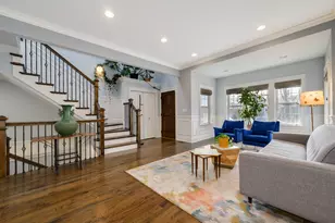 2852 W Fletcher St, Chicago, IL 60618 - Photo 2