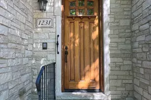 1231 Caroline Ct, Vernon Hills, IL 60061 - Photo 2