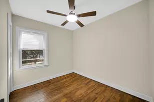 10558 S Prairie Ave, Chicago, IL 60628 - Photo 16