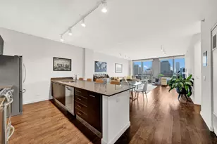 910 W Huron St, Chicago, IL 60642 - Photo 8