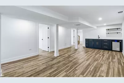 5525 W Berenice Avenue, Chicago, IL 60641 - Photo 18