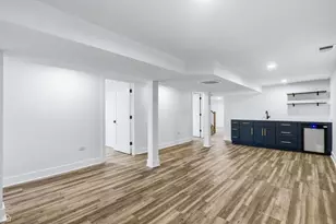 5525 W Berenice Ave, Chicago, IL 60641 - Photo 18