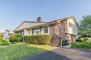 1403 E Lillian Ave, Arlington Heights, IL 60004 - Photo 1